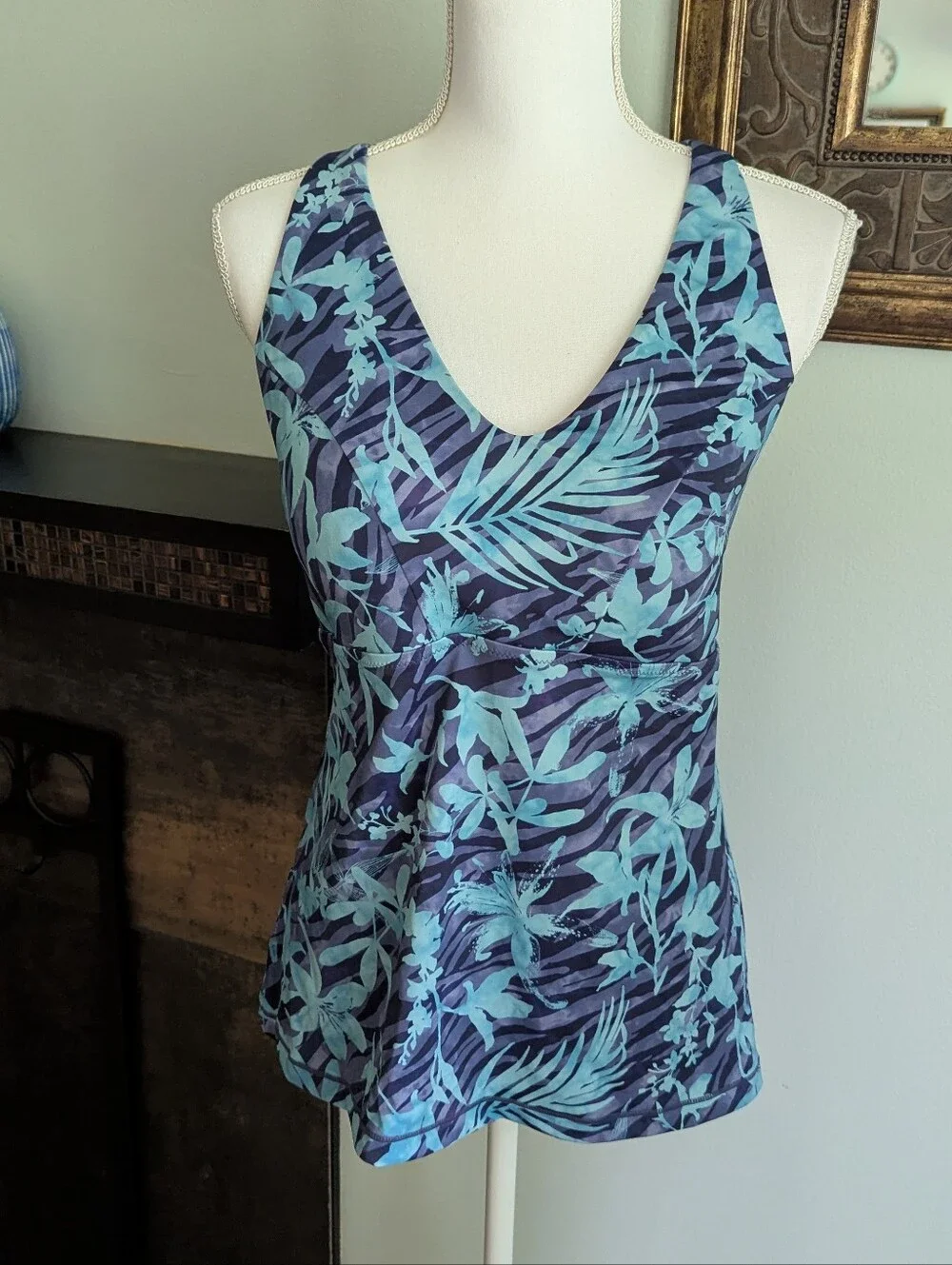 Athleta Women's XL Triangle Printed Tankini Top Tigerlily Blue Floral Strap Back